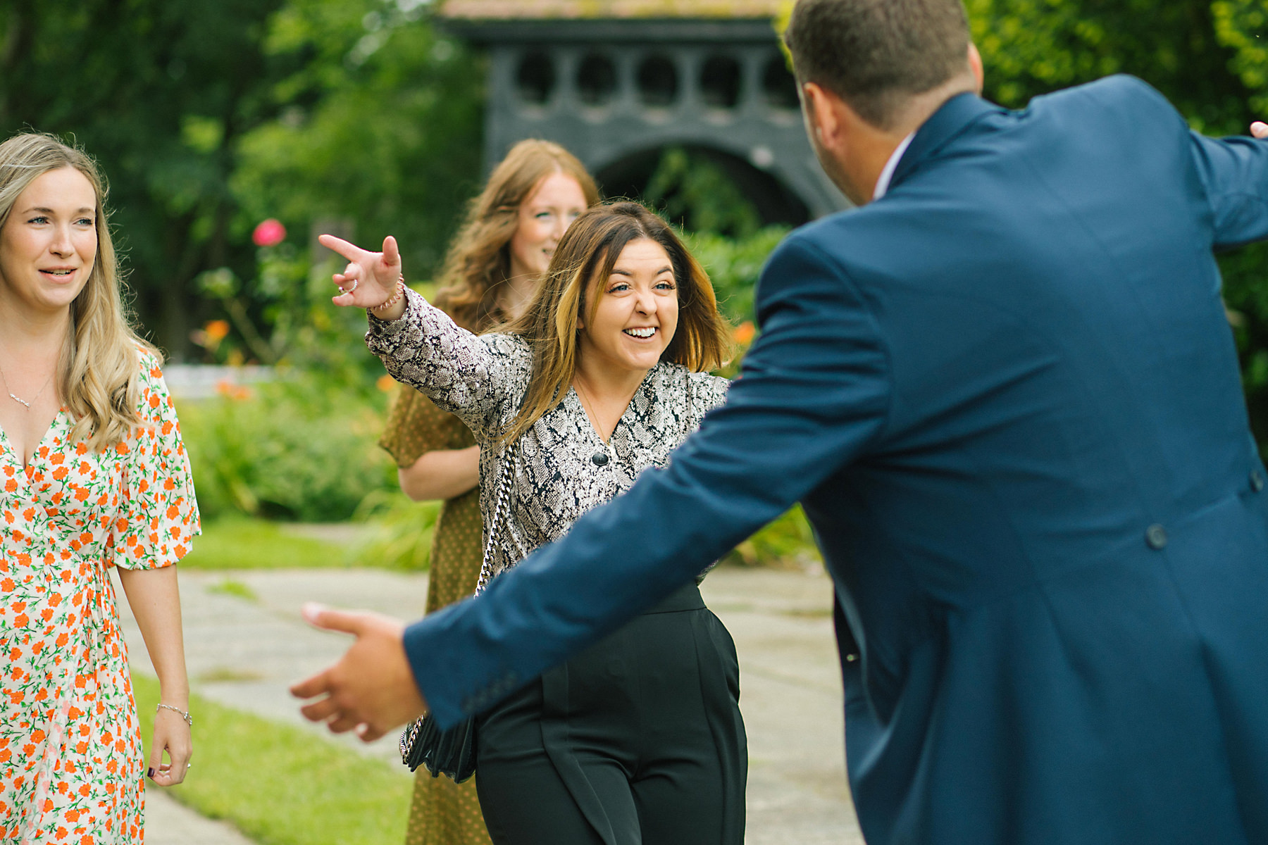 wedding guests arriving at church