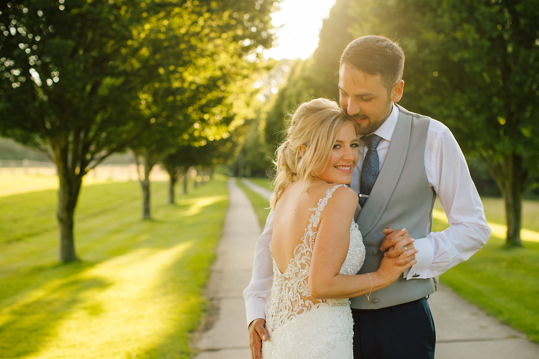 brode and groom golden hour photos 