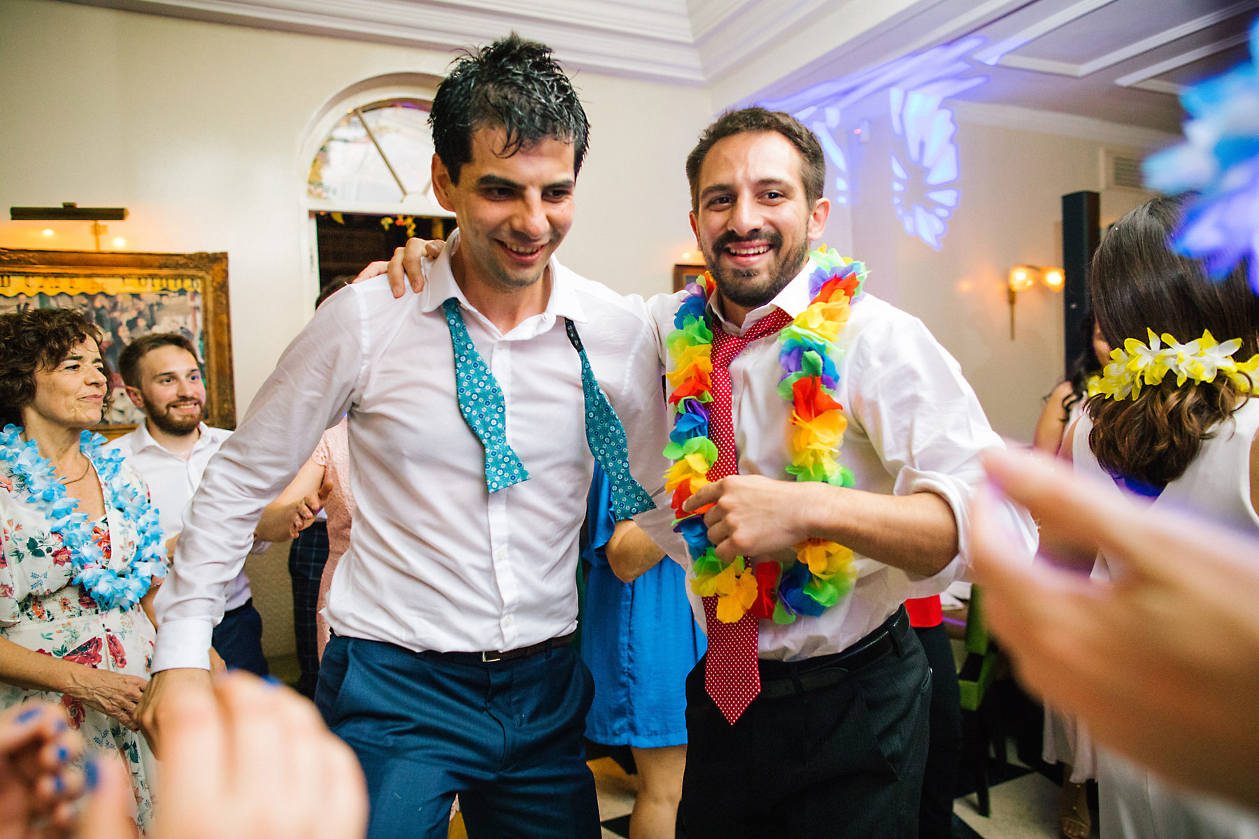 wedding party dancing
