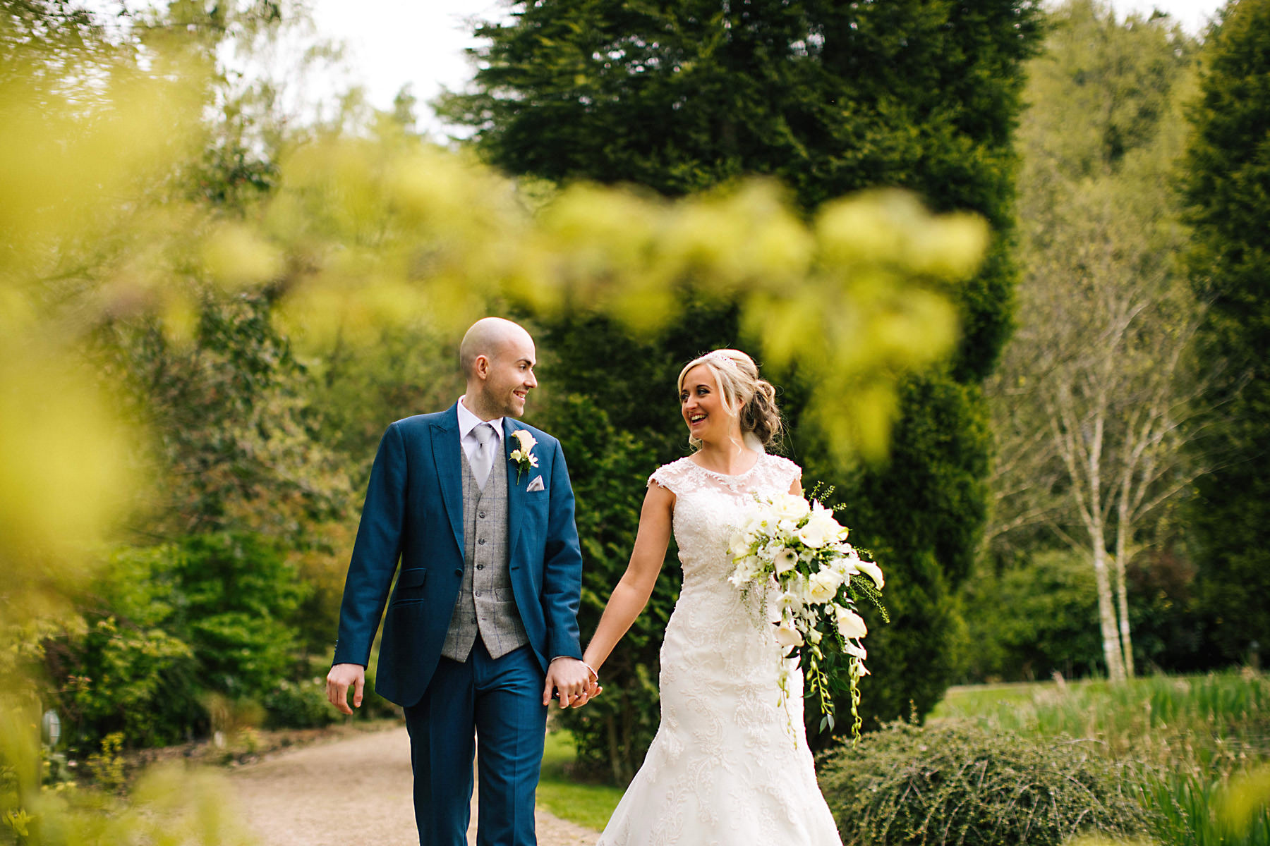 moddershall oaks summer wedding